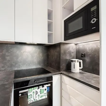 Zupnicza Praga By Bookinghost * Βαρσοβία